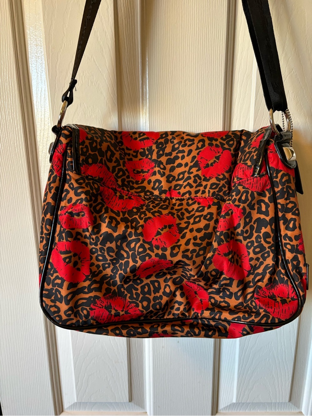 Betseyville Betsey Johnson Animal Print and Lips Messenger Bag - Picture 7 of 8